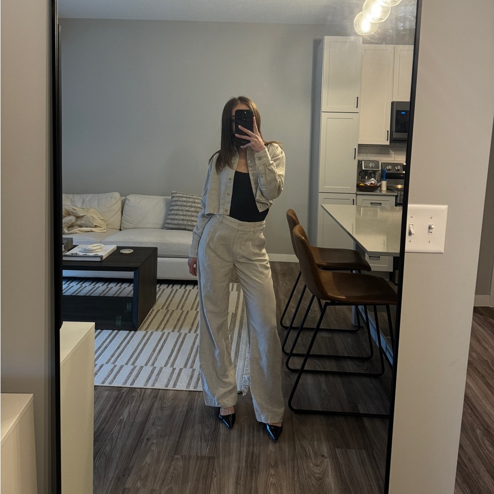 Aritzia Set - Linen Effortless Pants and Linen Little Cropped Jacket